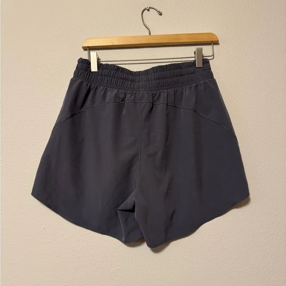 5/$55 !! 🔥 Under Armour Women's grey Athletic Shorts - Image 4