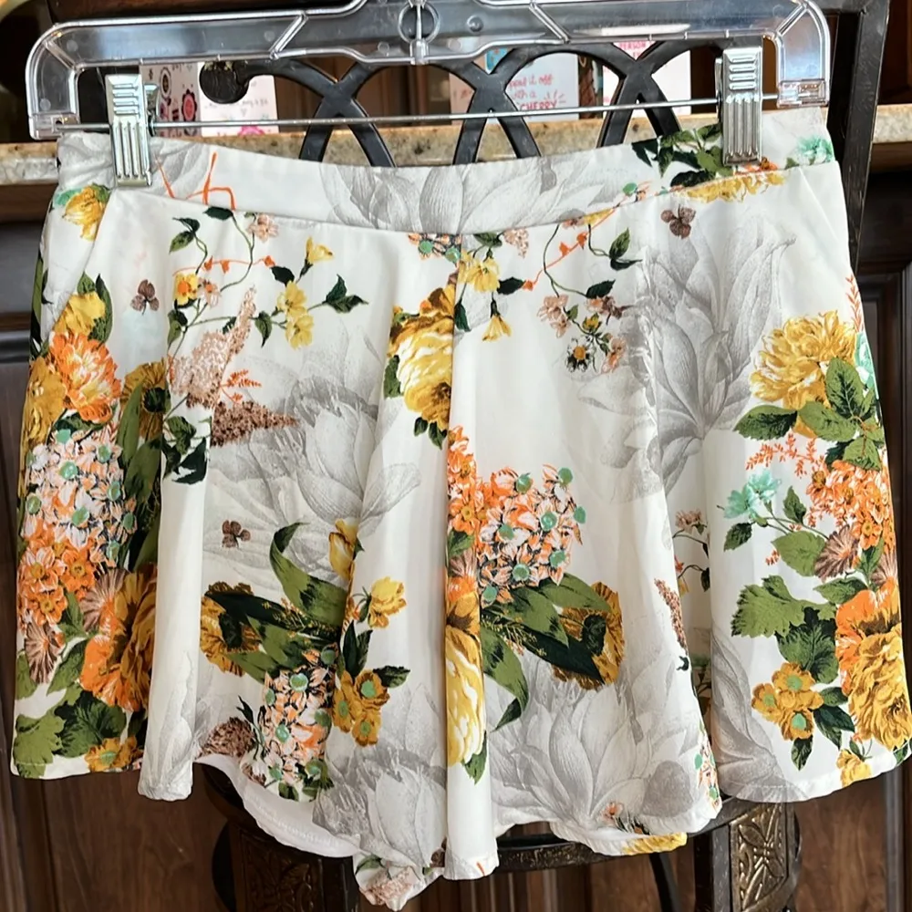 Floral Skort Look Flowy Shorts - Image 2