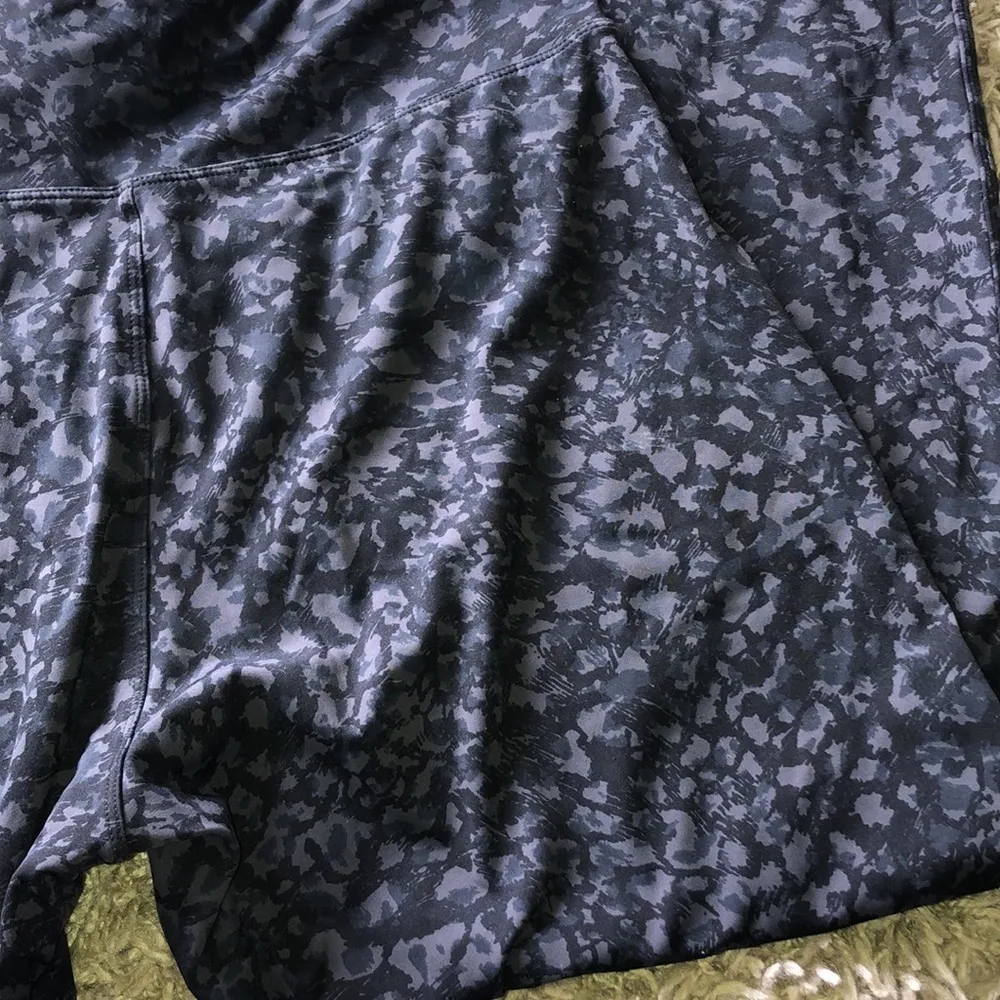 Black Camo/leopard print joggers size large yoga workout gym comfy pants pockets - Image 5