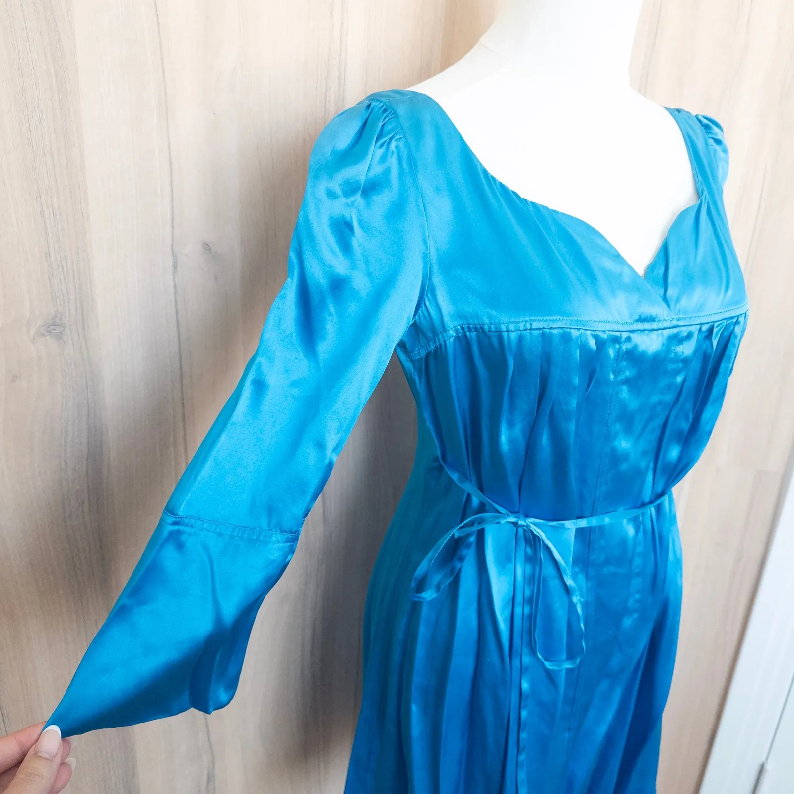 Bebe Women Silk Dress Size S Blue Satin Long Sleeve Tie Waist Romantic Y2K Party - Image 4