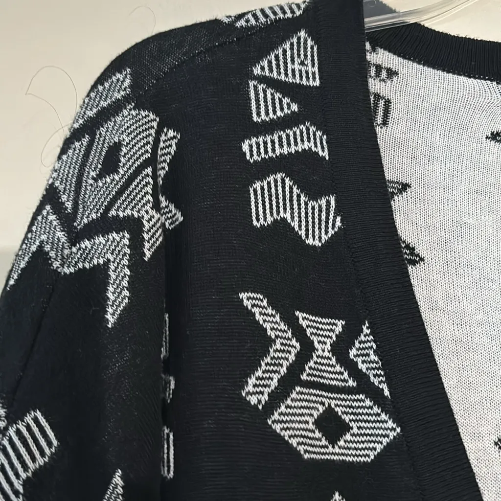 Forever21 Women’s Black & White Long Sleeve Sweater Cardigan Size Medium - Image 2