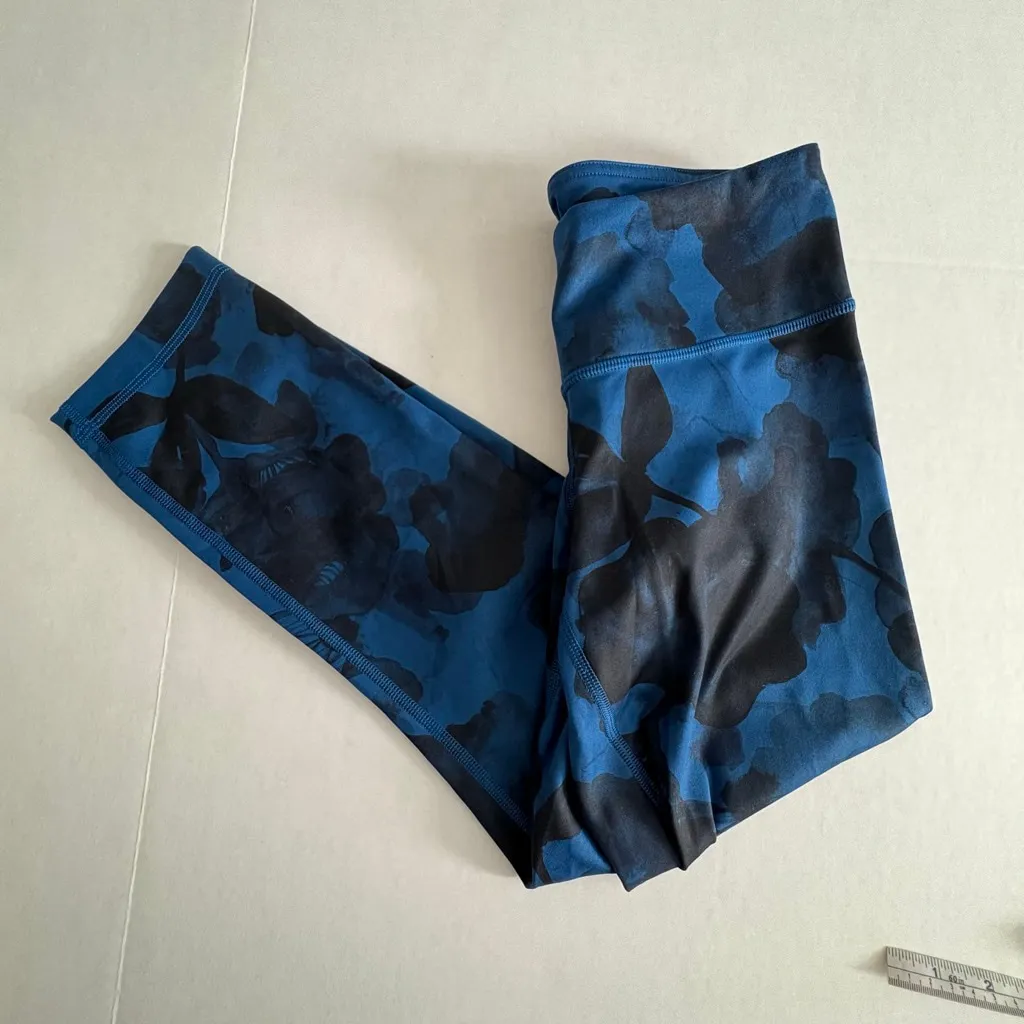 Lululemon Wunder Under Crop II leggings in the Jumbo Inky Floral Black Inkwell 4 - Image 3