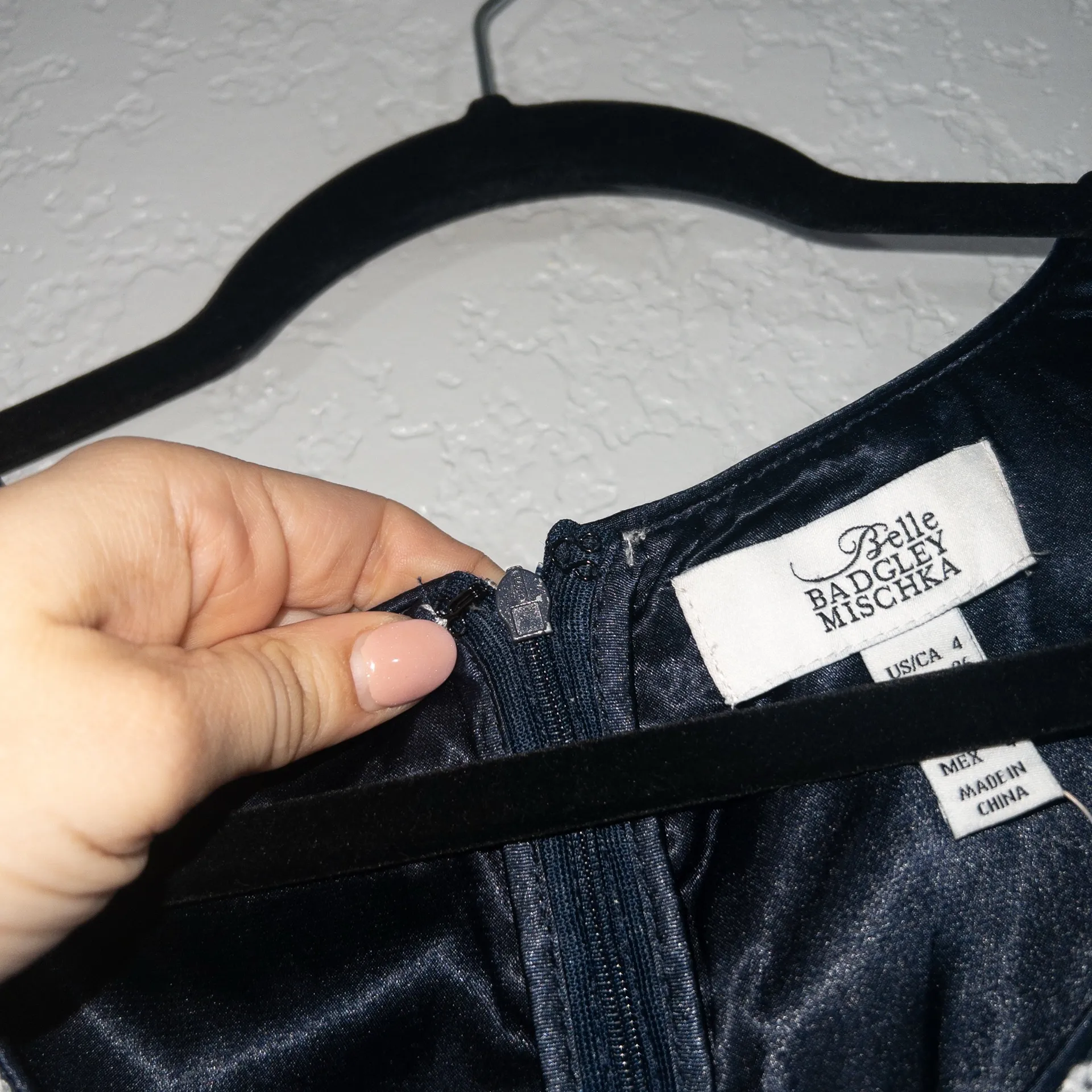 NWT Belle x Badgley Mischka White & Navy Floral Applique Lace Dress 4 - Image 3