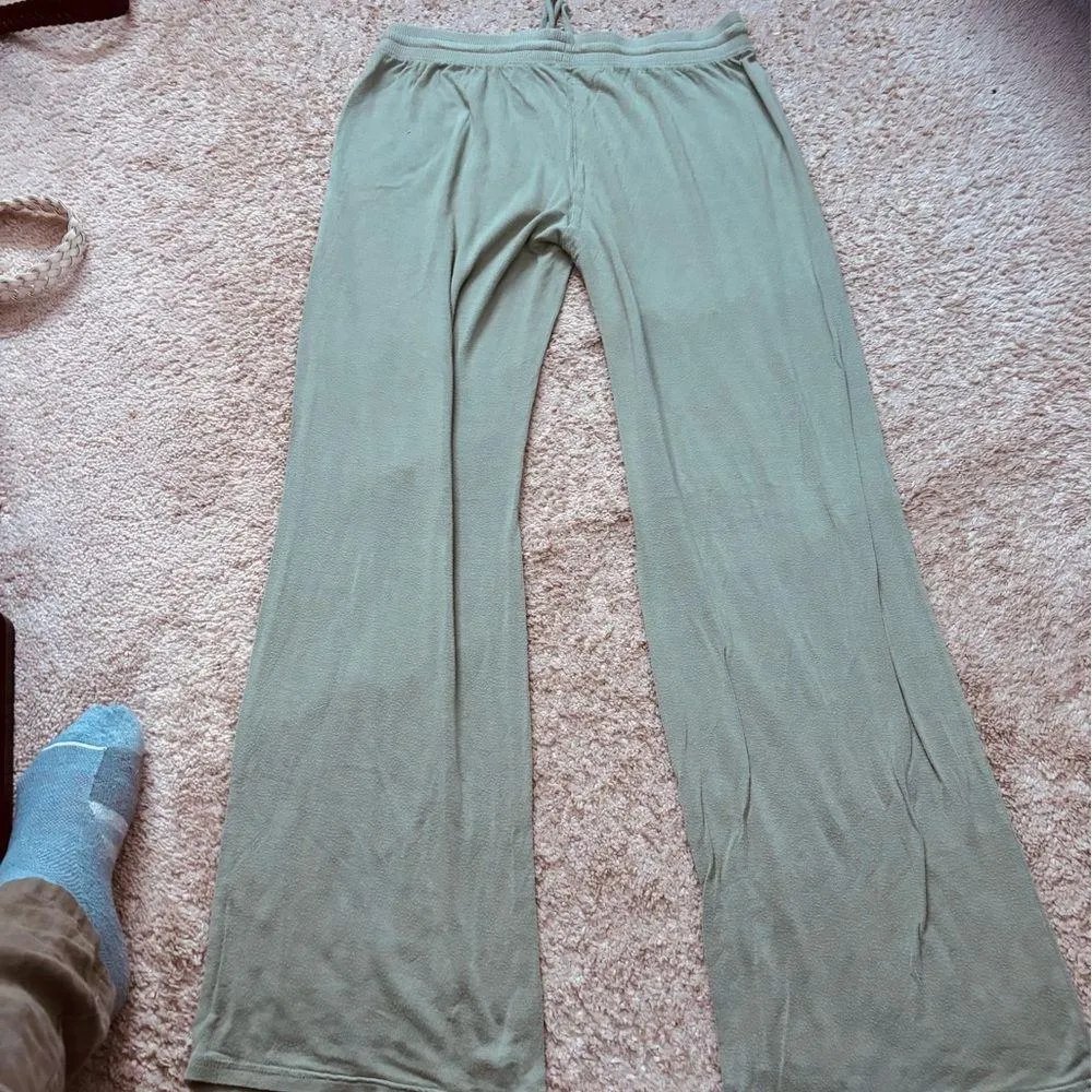 Light Green Lounge Pants Size M - Image 2