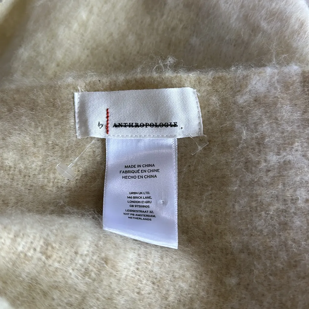 NWOT BY ANTHROPOLOGIE Elegant Beige and White PASTEL Fringe  Blanket Scarf - Image 6