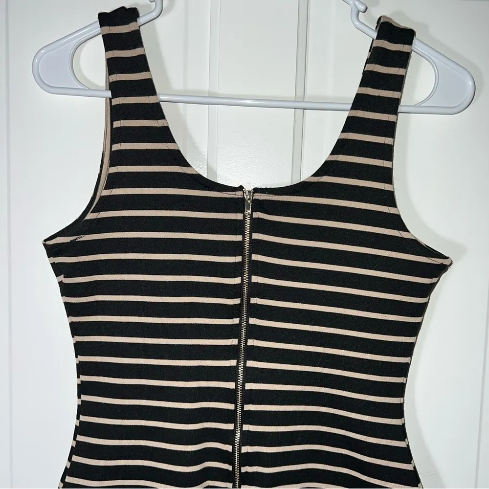 Iris bodycon striped tank dress size medium - Image 5