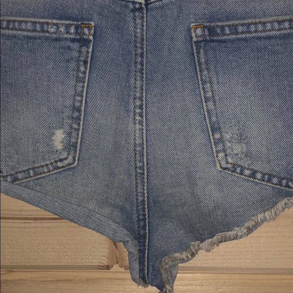 Topshop Hi-Waisted Moto Petite Jean Shorts‎ nwt - Image 8