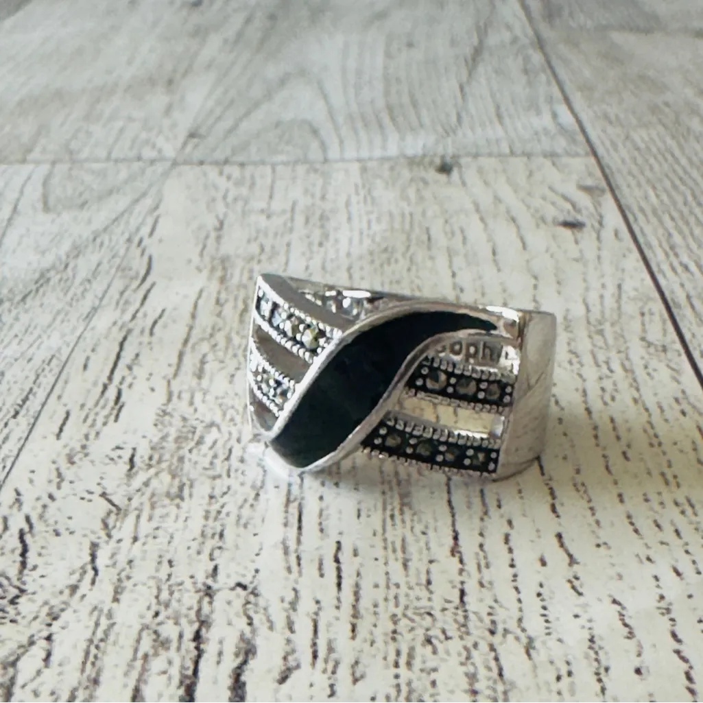 Lia Sophia Silver Tone Black Enamel Marcasite Ring Size 9.5 - Image 2