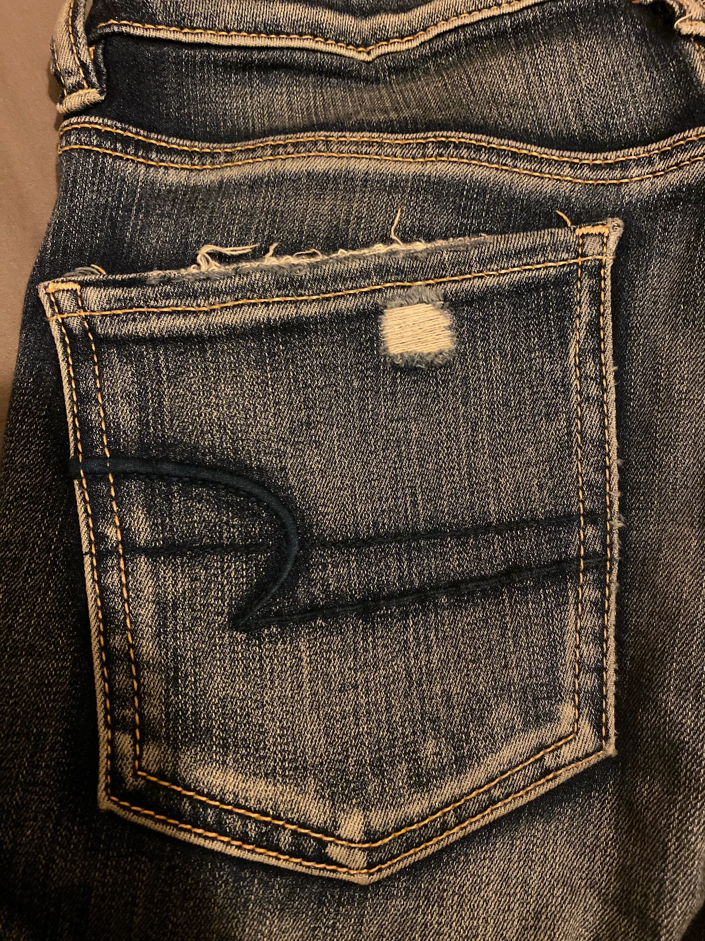 American Eagle ripped jeans - Image 3