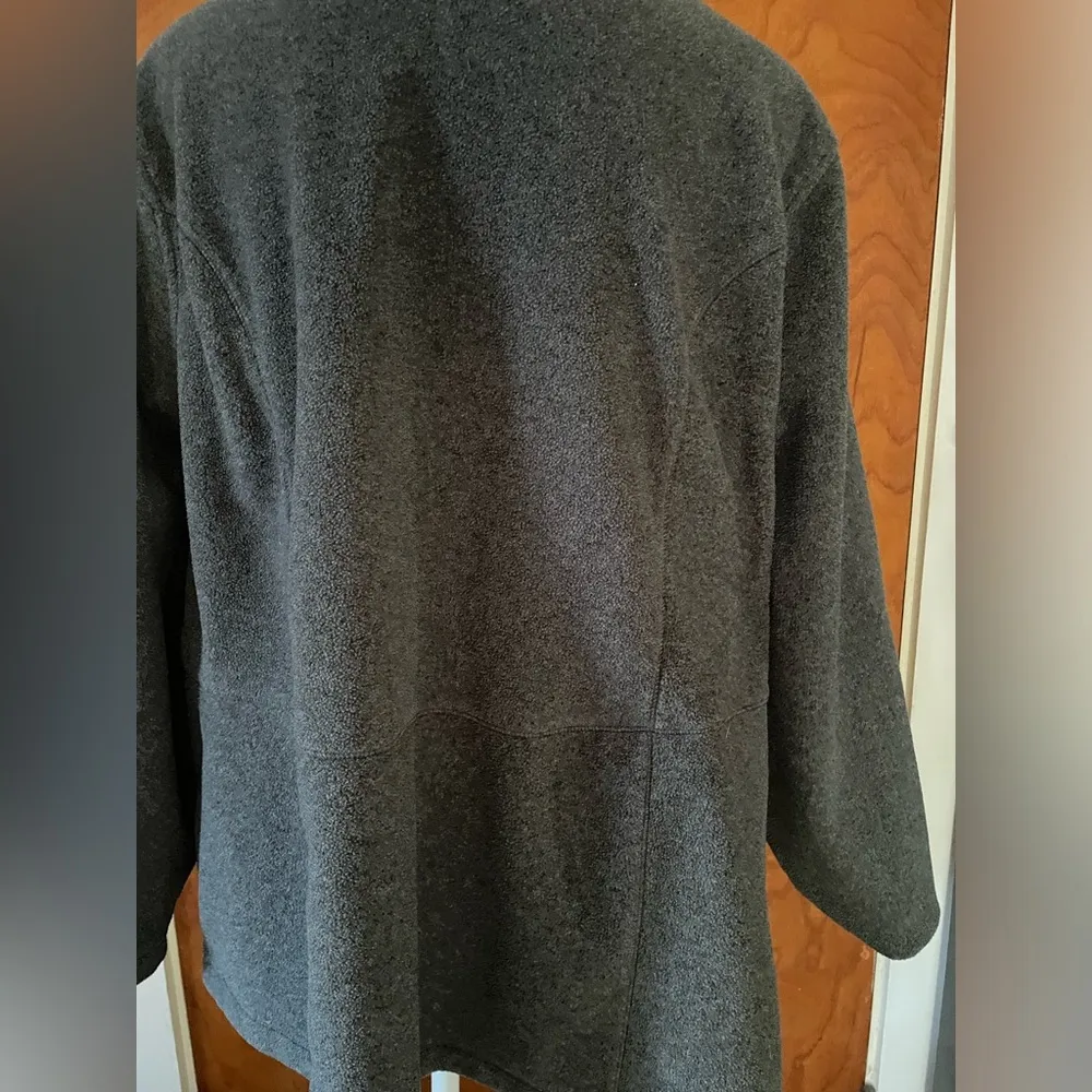 Women Lands End Gray Fleece With 
Full Zipper With Pockets On Outside And Inside - Image 4