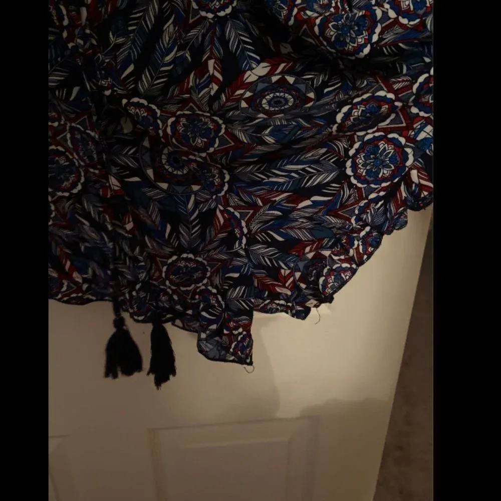 Nwt umgee floral bell Sleeve Romper - Image 4