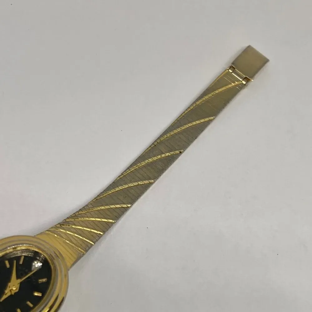 Wrangler Vintage  women’s quartz analog watch 19mm gold toned up to 7” running - Image 3