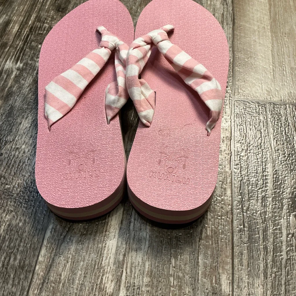 Pink Striped Women's Sandals Size 8.5 - Image 4
