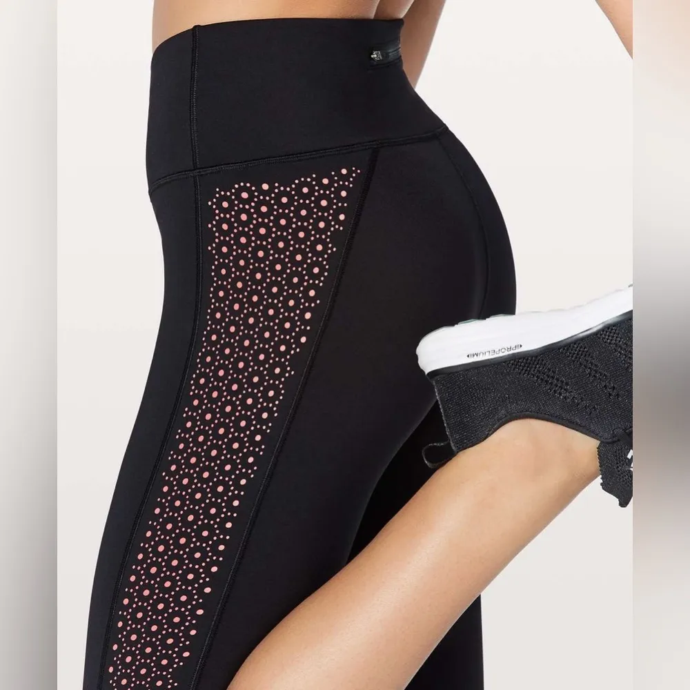 Lululemon Colour Me Quick Crop 17" Black / Flash Light Tone (Size 6) - Image 3