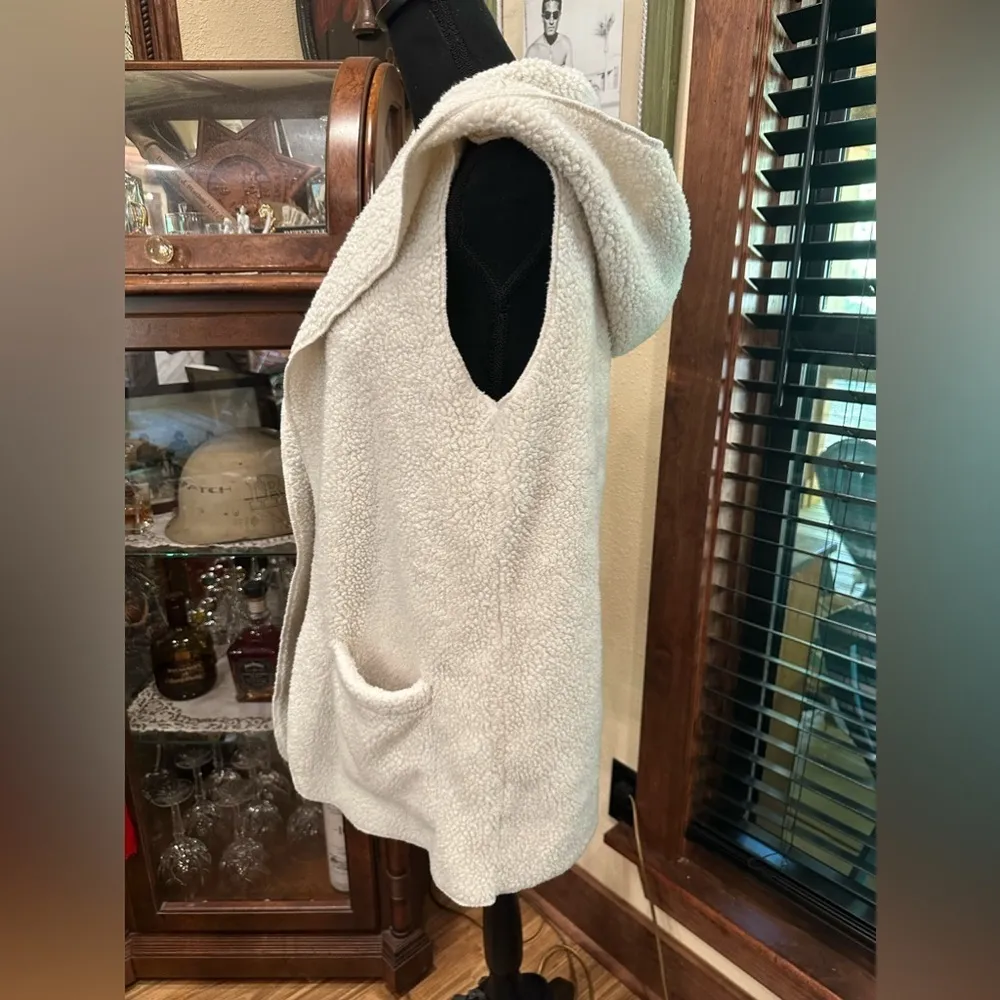 Zenana Outfitters White Sherpa Hooded Cardigan Size Small - Image 9