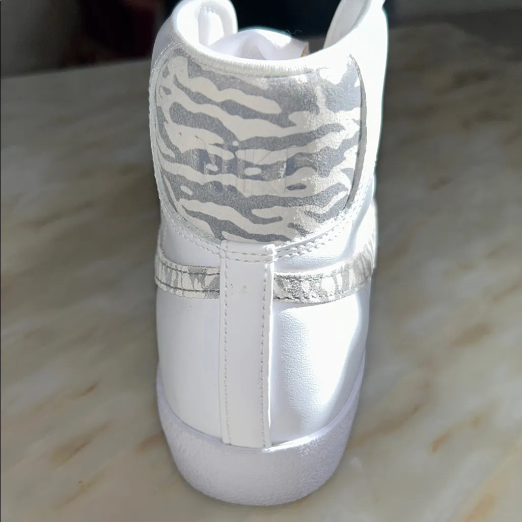 Nike Womens‎ White Blazer Mid “77 SE Leather  Sneakers with Zebra Print Size 10 - Image 12