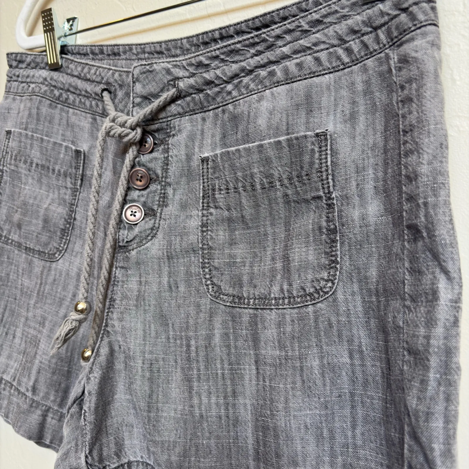 Level 99 Anthropologie Shorts Gray Linen Button Front Pockets Women's Size 26 - Image 2
