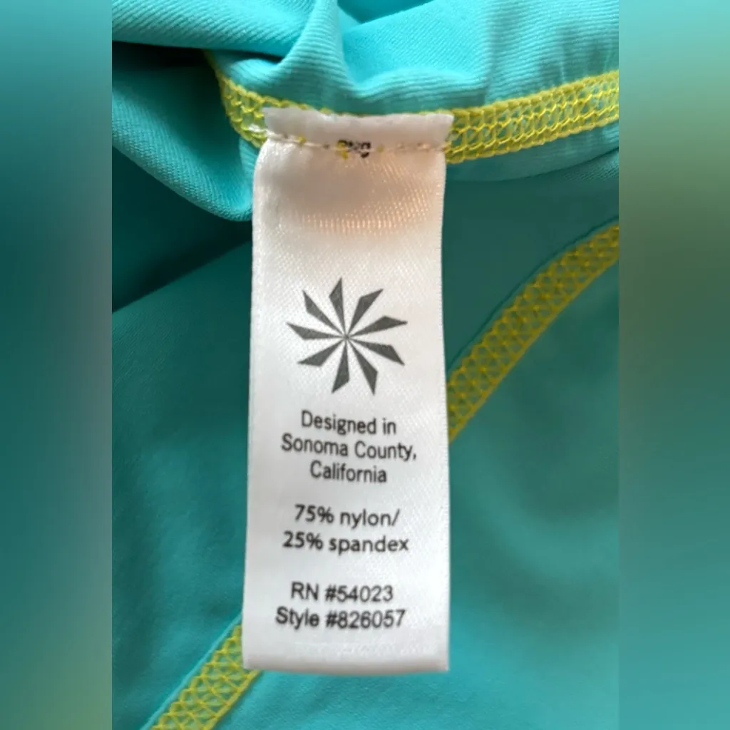 Athleta Summer Shade Long Sleeve Rash Guard size Medium - Image 7