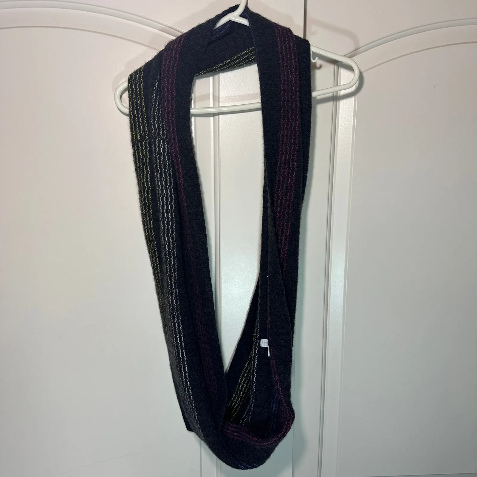 A Pea in the Pod Black Knit Infinity Scarf Multicolor Stripe Soft Winter - Image 3