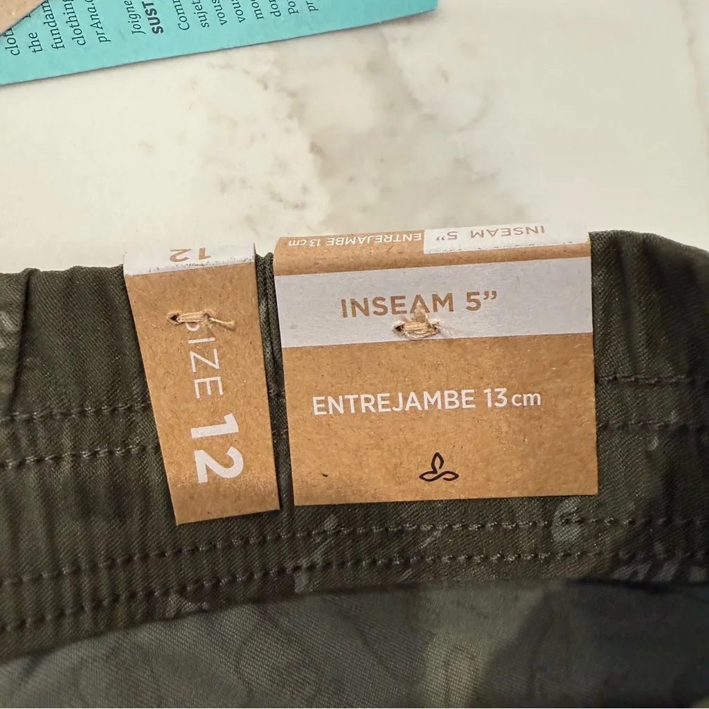 Prana NWT Halle E-Waist Short II 5” Inseam Women’s 12 Dark Green Camo Pockets - Image 4