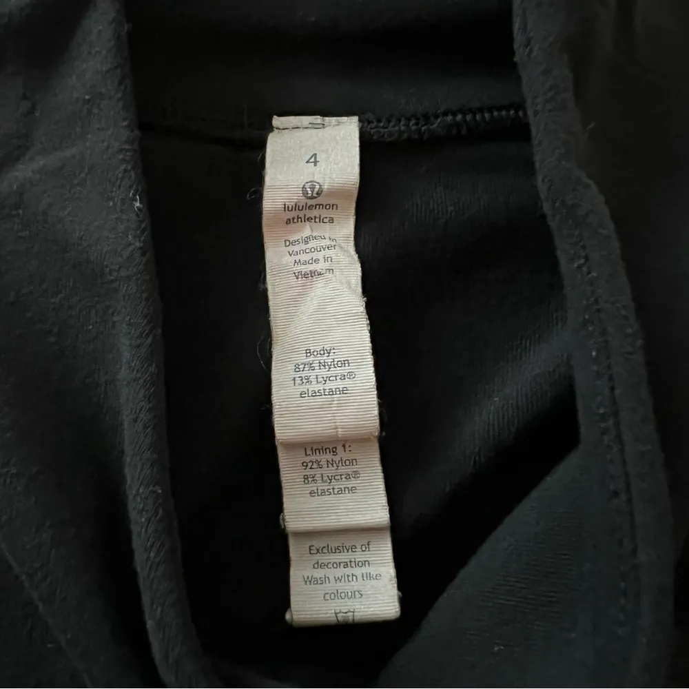 Women’s Lululemon Precision Workout Jacket Black size 4 Asymmetrical Zipper - Image 4