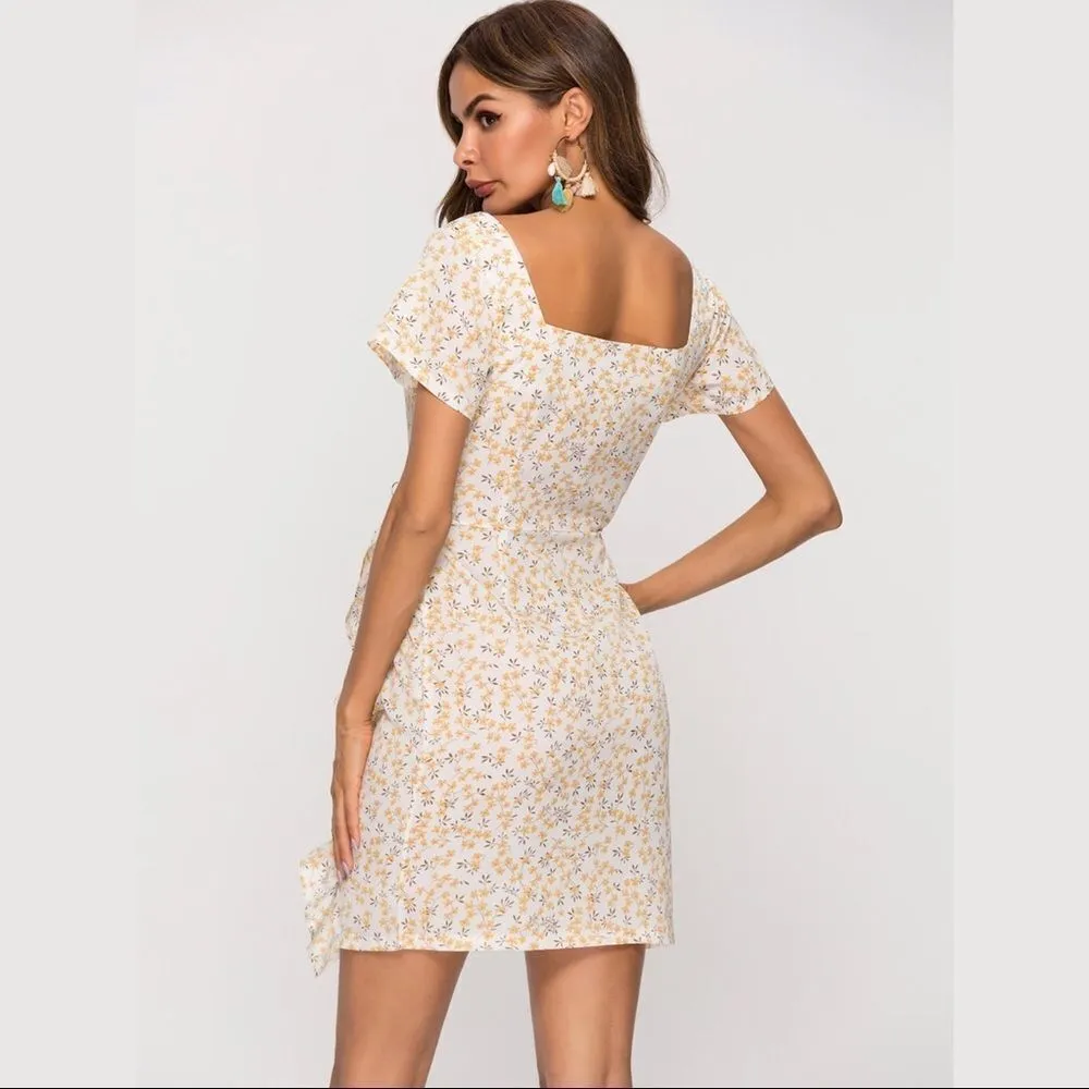 ✨ Ditsy Floral Ruffle Trim Dresss✨ White Size L - Image 6