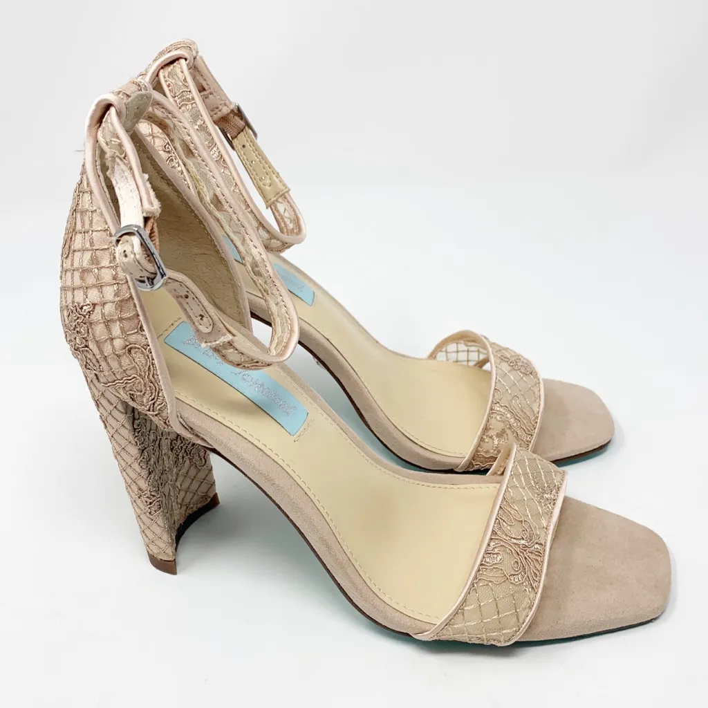 Betsey Johnson Arti Sandal Beige Size 8 Embroidered Block Heel Bridal NIB - Image 2