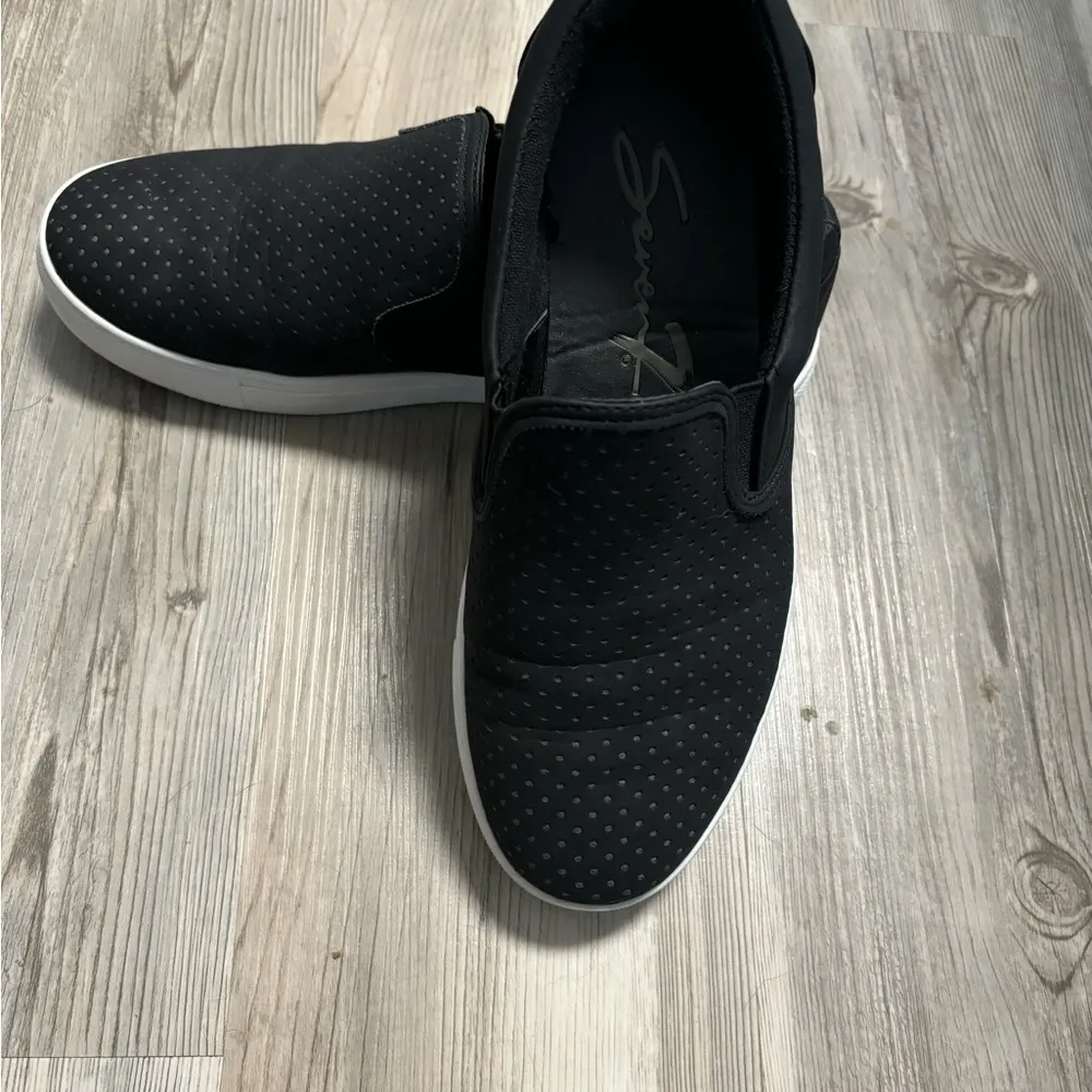 Black Upper with white platform bottom slip on sneaker size 8 - Image 4