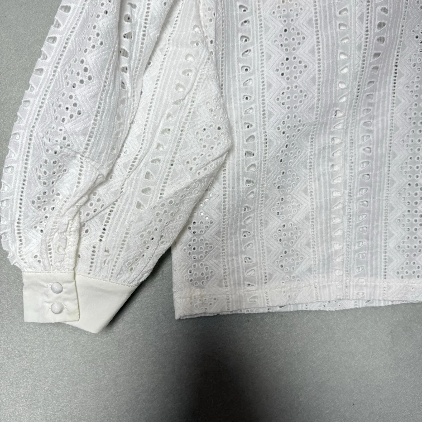 Choosy White Cropped Eyelet Blouse 3/4 Sleeve Collared Button Cuff Top Size XS - Image 9
