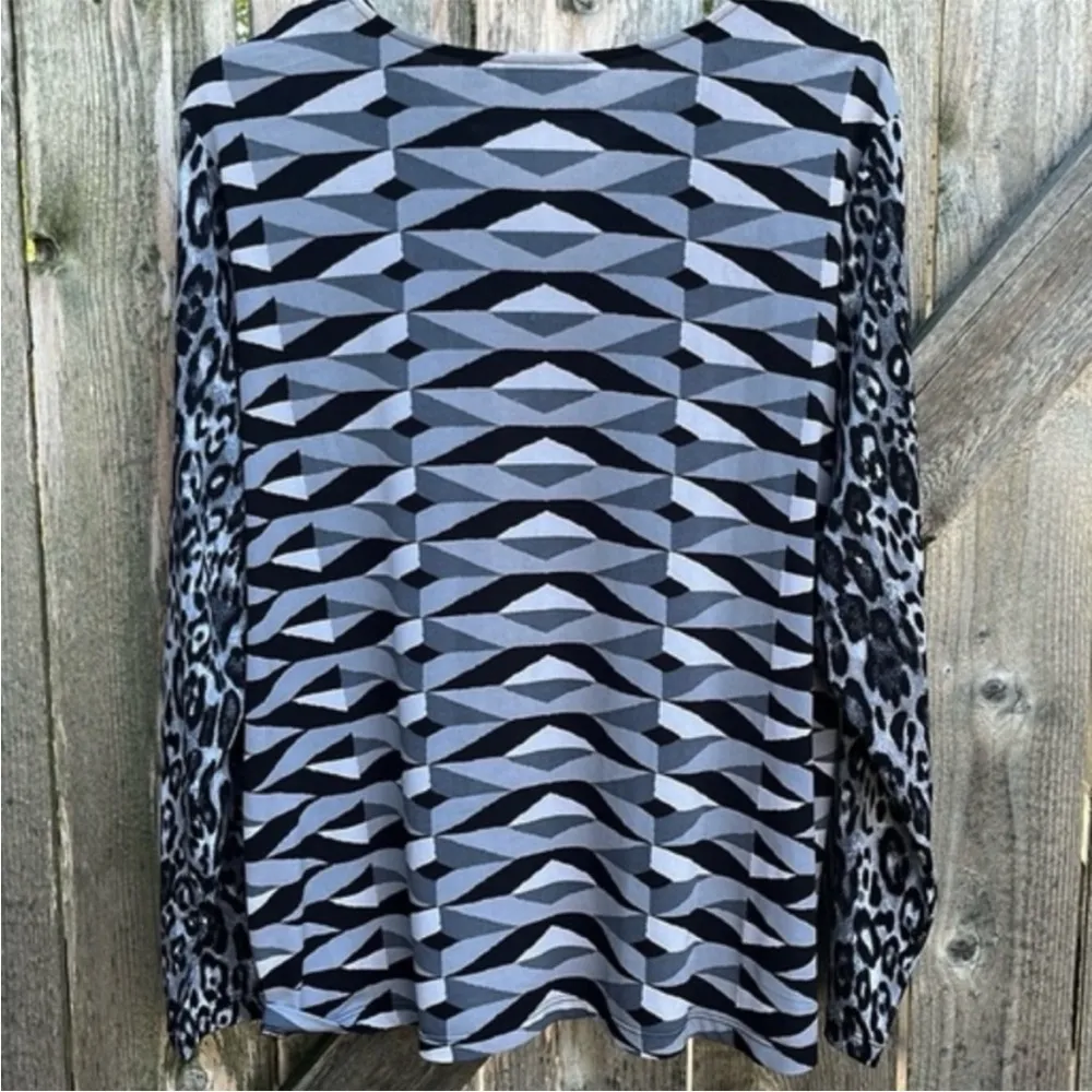 Like New Susan Graver Artisan Mixed Print Beaded Liquid Knit Top Black Grey XL - Image 7