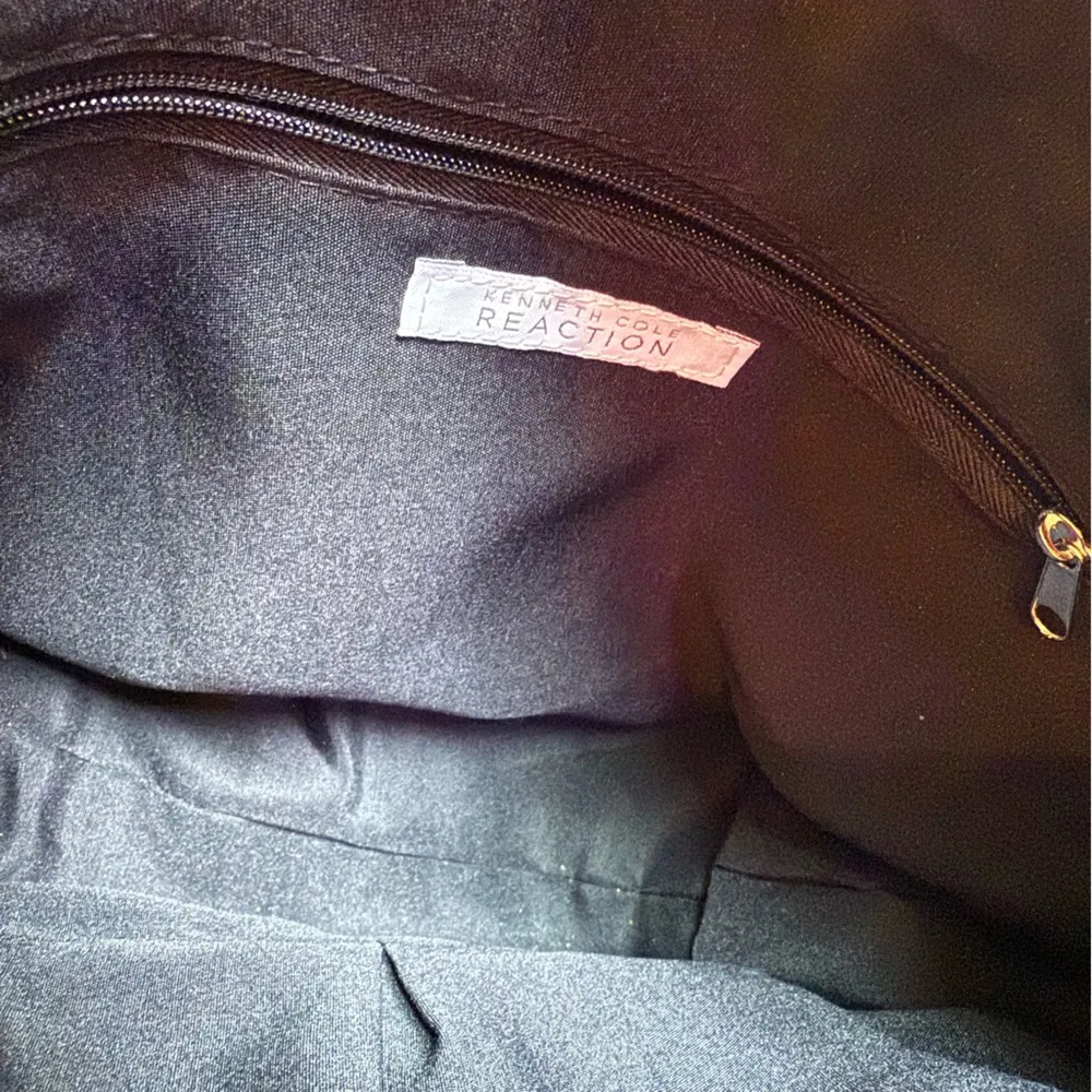 Vintage Kenneth Cole Reaction Black Faux Leather Shoulder Bag - Image 7