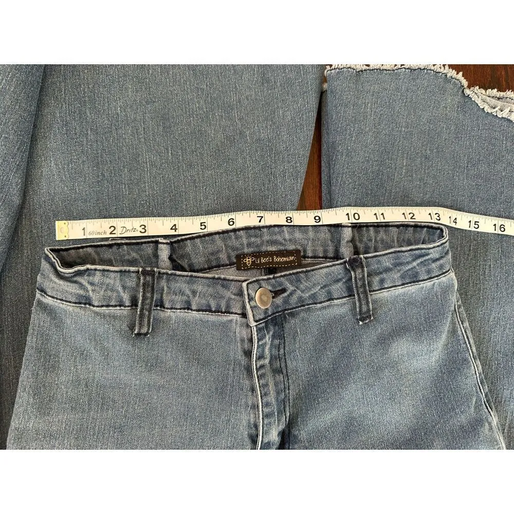 Boho Bell Bottom Light Wash Stretchy Jeans Size 4 Blue - Image 7