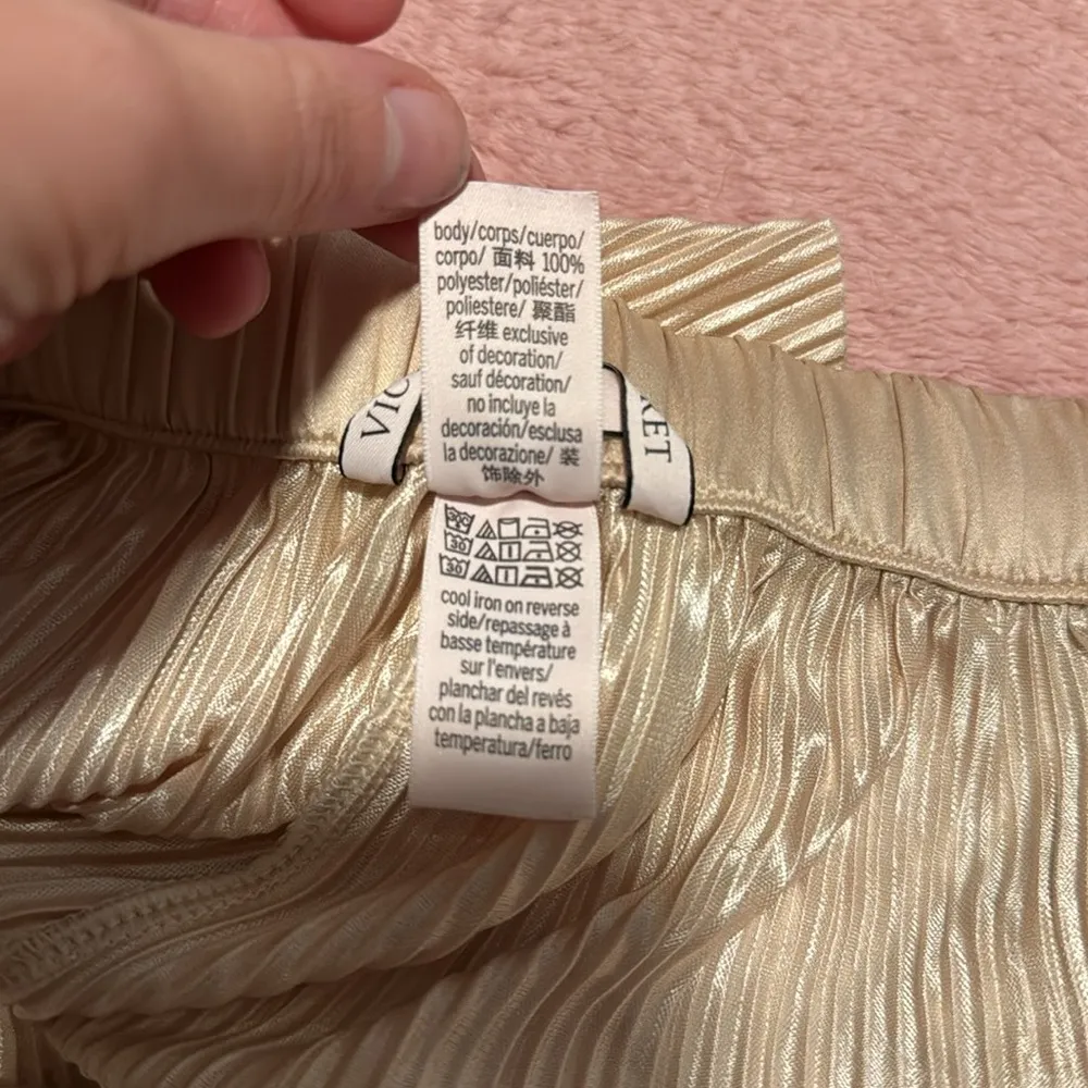 Victoria secret flowy shorts - Image 4