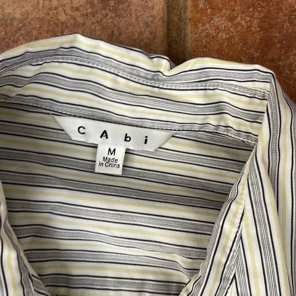 CAbi  fitted pinstriped button down shirt Medium - Image 2