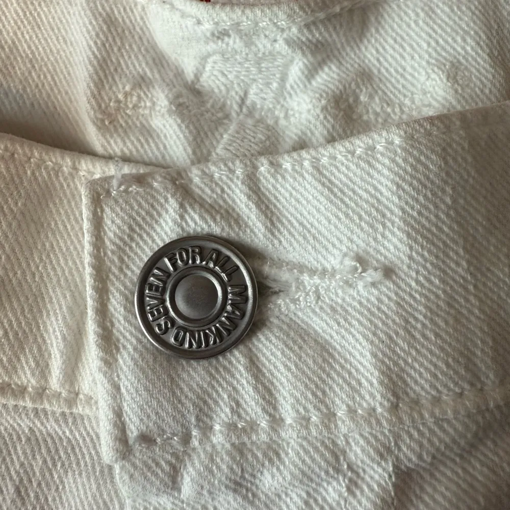 7 for All Man Kind White Cuffed Women's Shorts Size 31 - Image 2