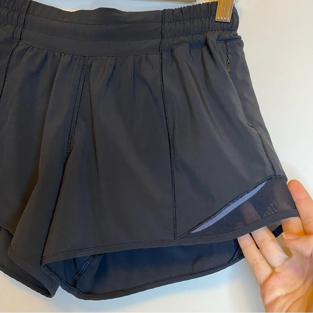 LULULEMON Hotty Hot Lined Actibeve Short II *Long 4" in
Black Sz 6 Tall - Image 5
