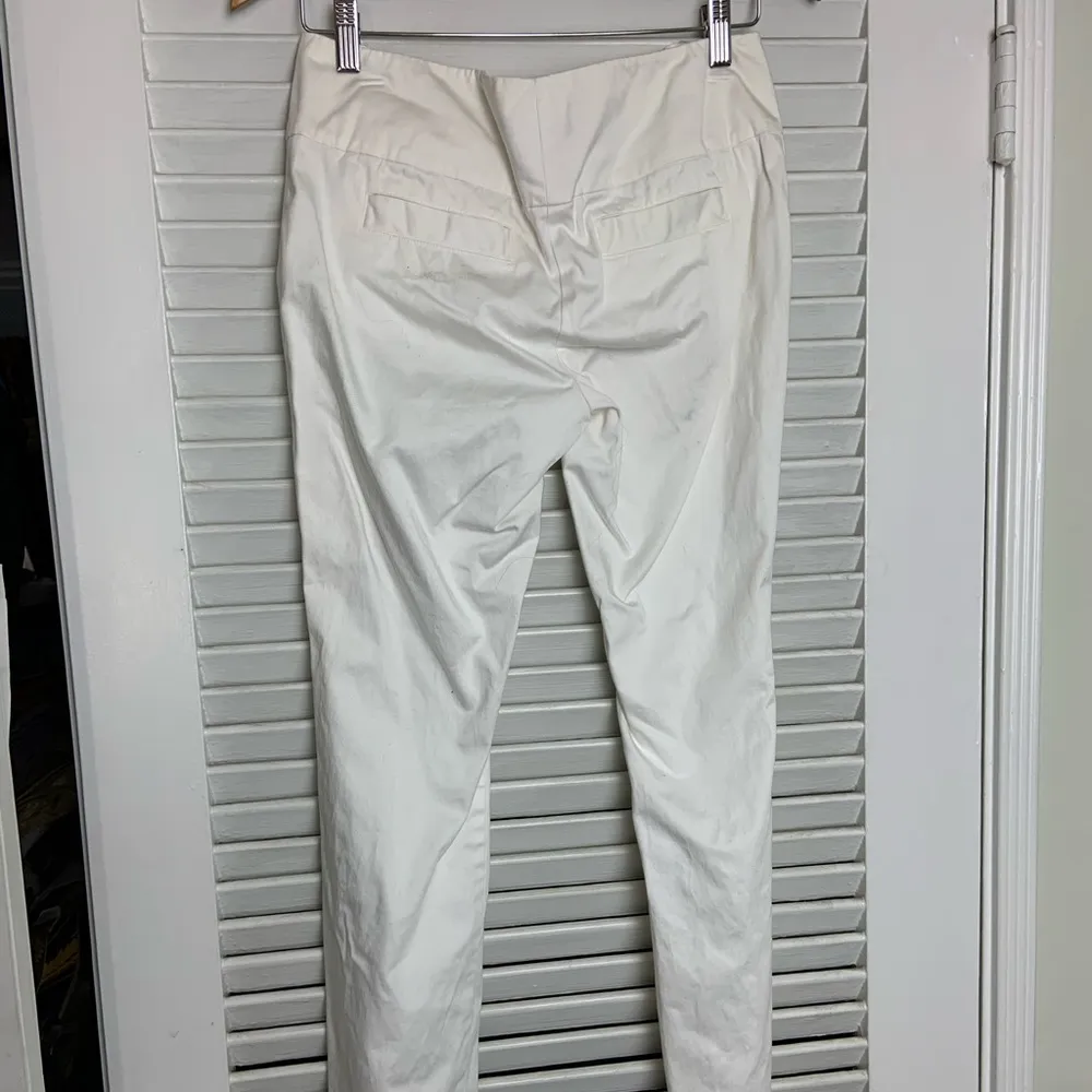 INC 4 white slim capris pants - Image 4