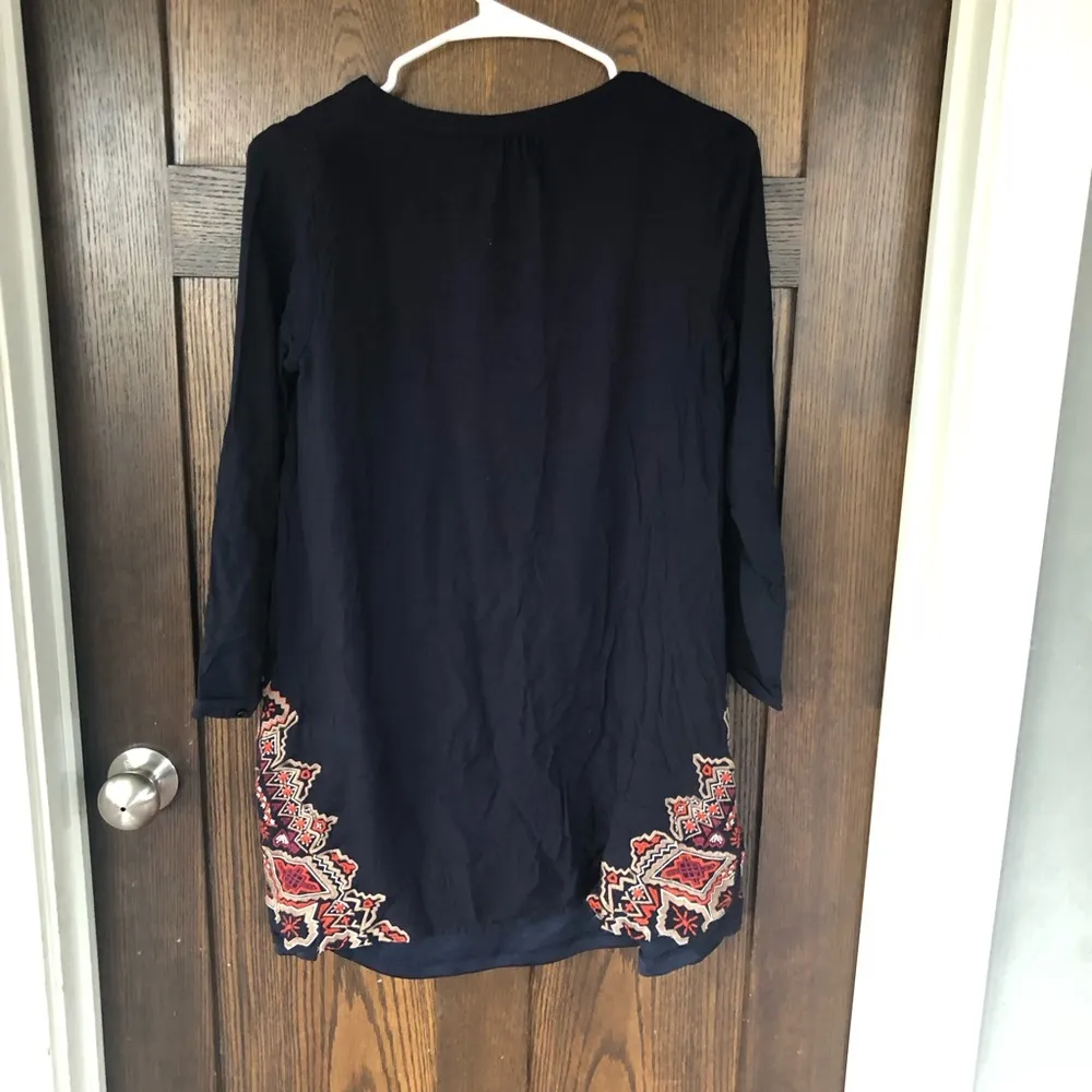 THML NAVY Embroidered Colorful Floral Shift Dress Small V neck Long Sleeve - Image 4