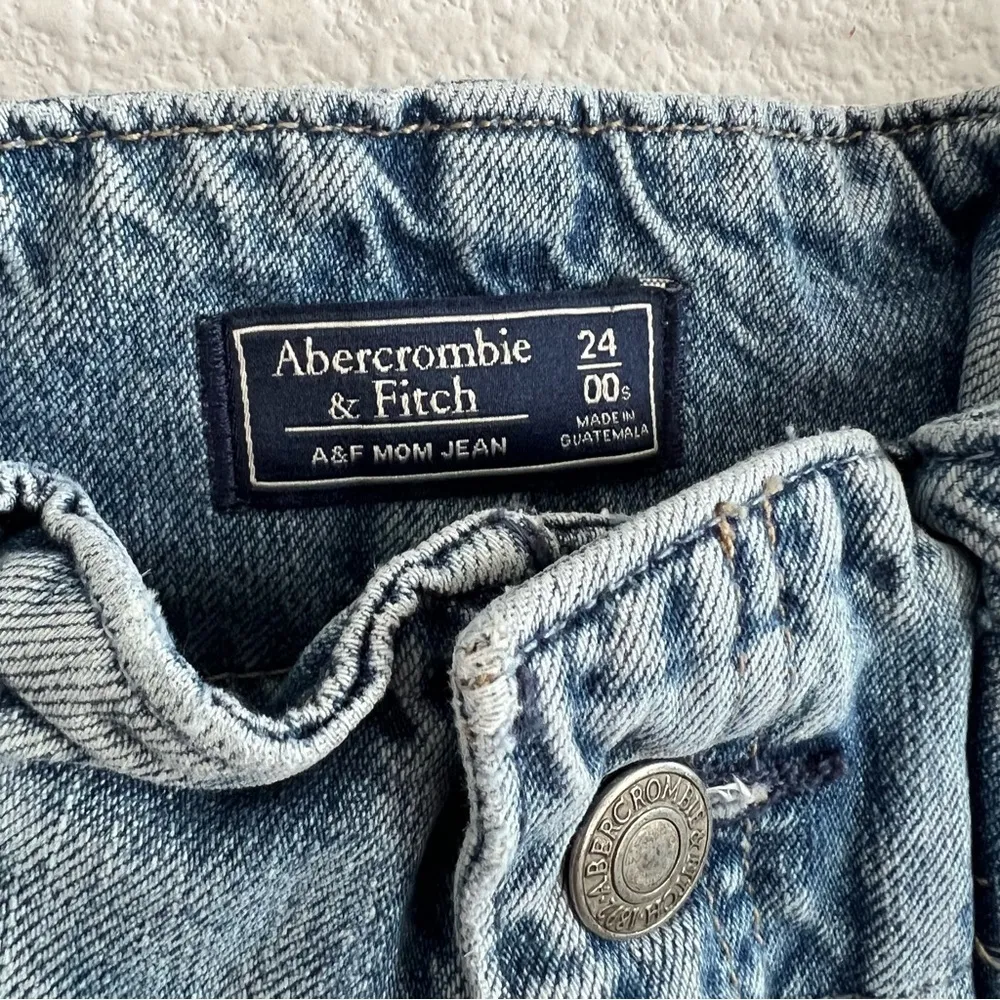 Abercrombie & Fitch A&F Mom Jeans 24 | 00 - Image 3