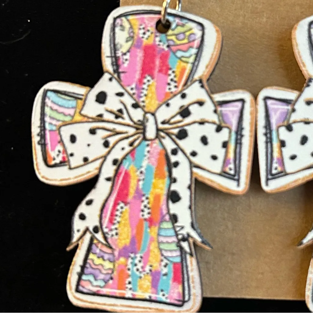 New Wooden Cross & Bow Earrings Pink - Image 3