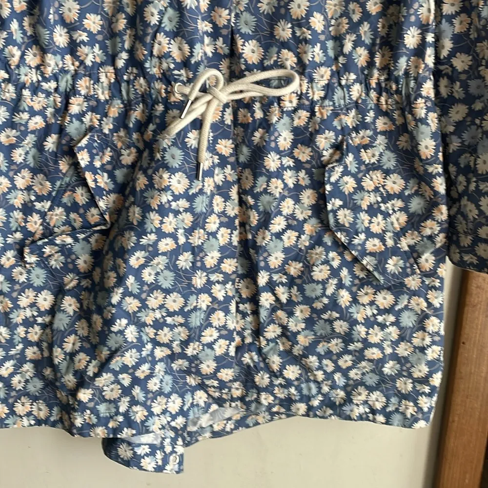 Madewell Ruffle-Neck Anorak Raincoat in French Floral - Image 8