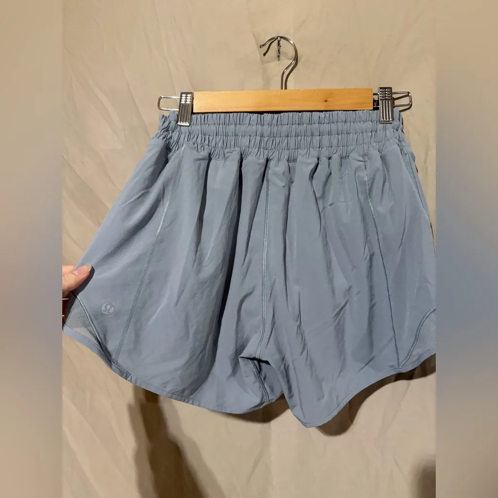 Lululemon Hotty Hot High-Rise Lined Short 4" - Image 3