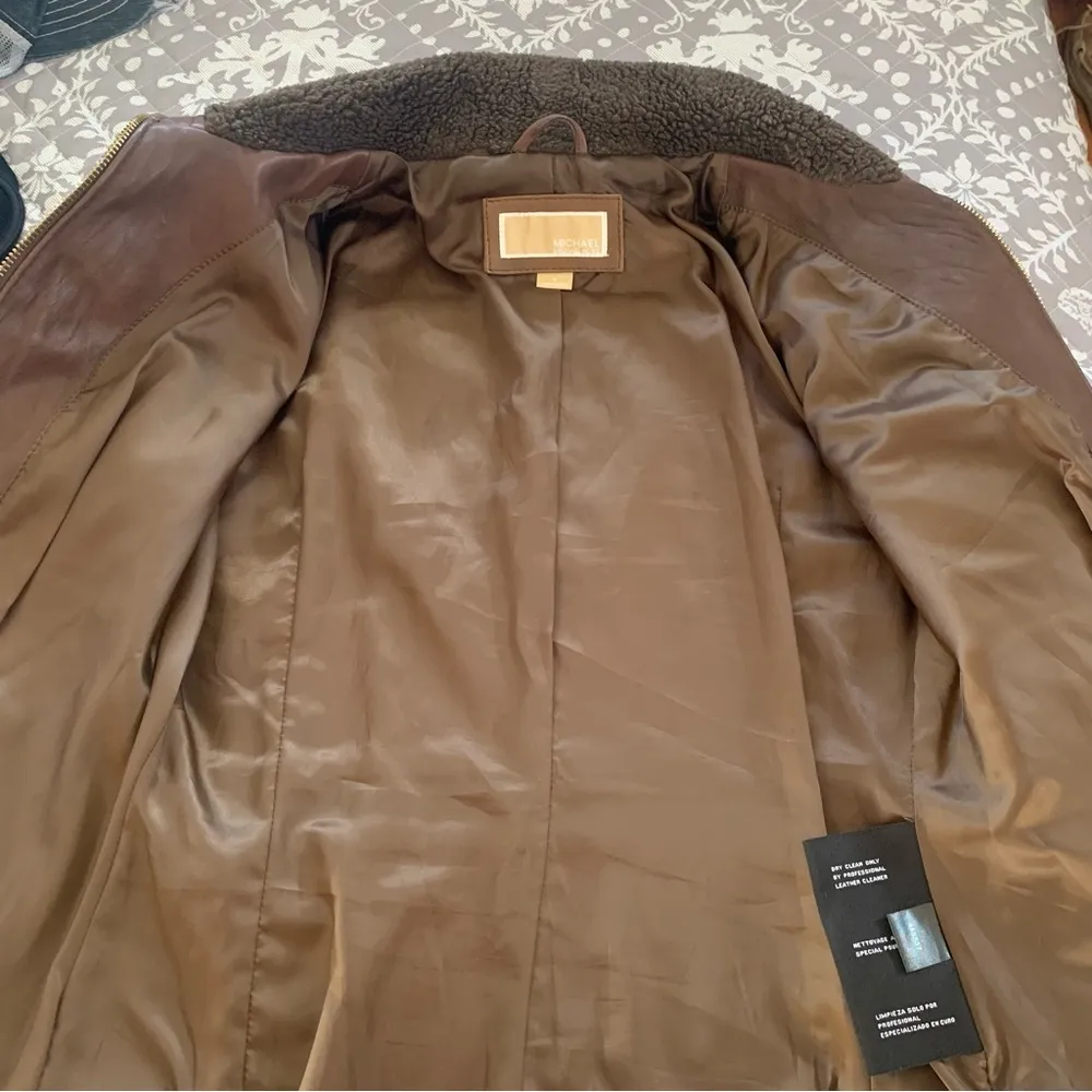 Michael Kors faux fur-trimmed leather jacket Size M - Image 6