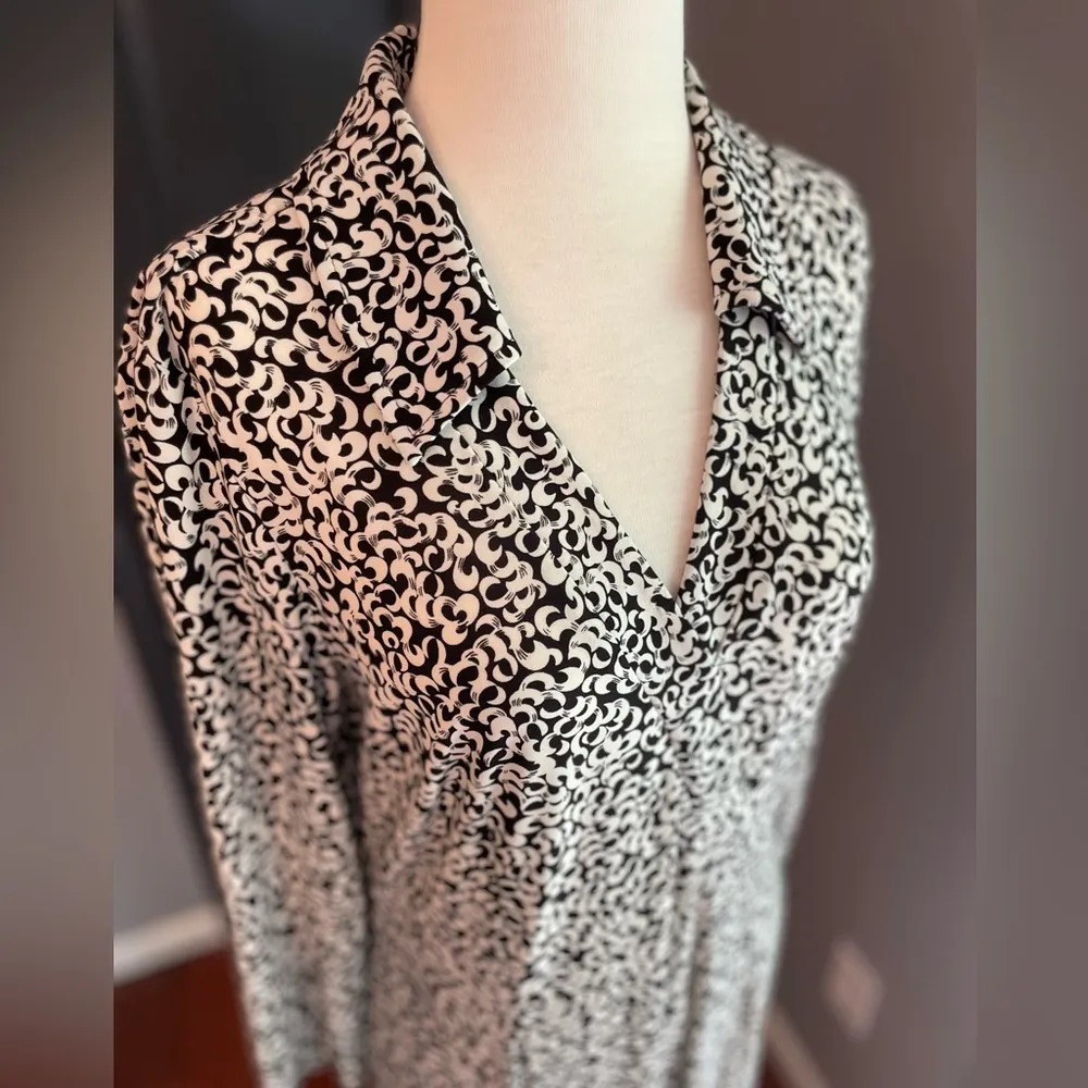 Chaps Ralph Lauren Officecore Black & White Patterned V Neck Collared Dress - Image 4