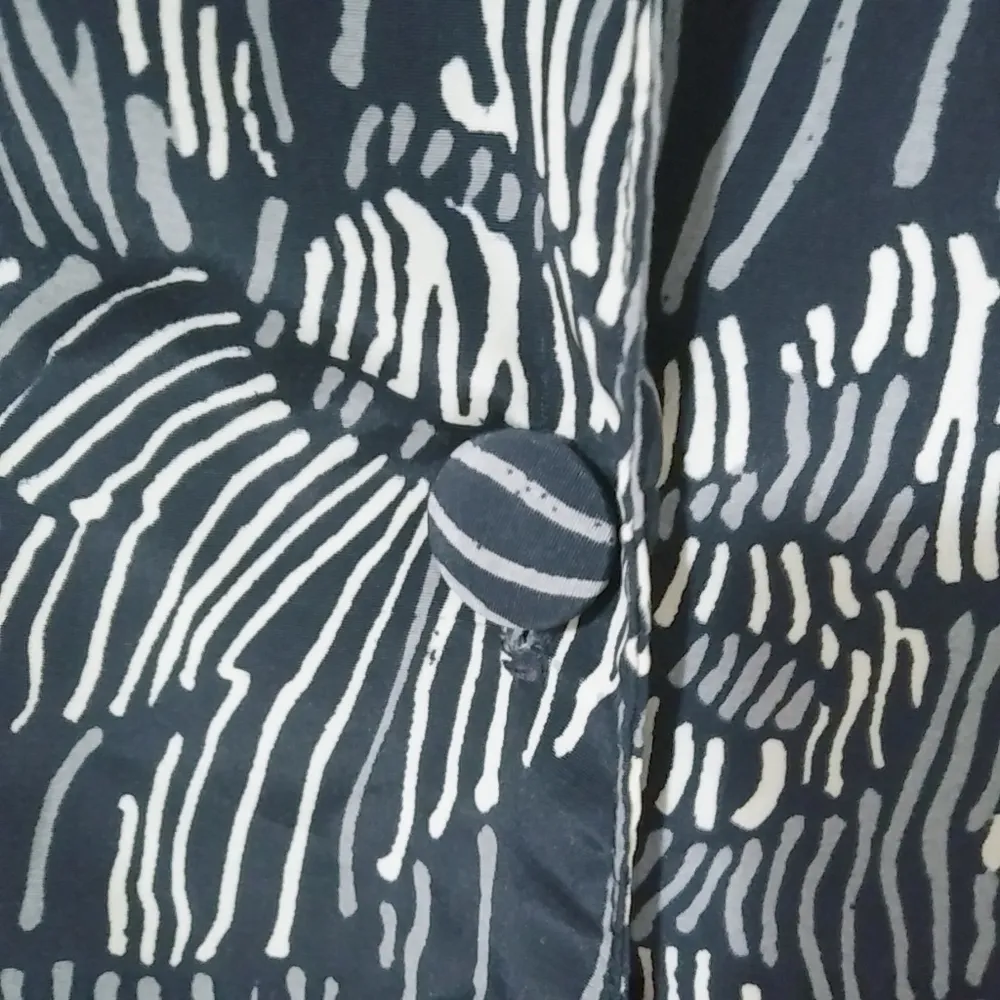 Dodi Fashion M Vintage Black Creme Top Size M - Image 3