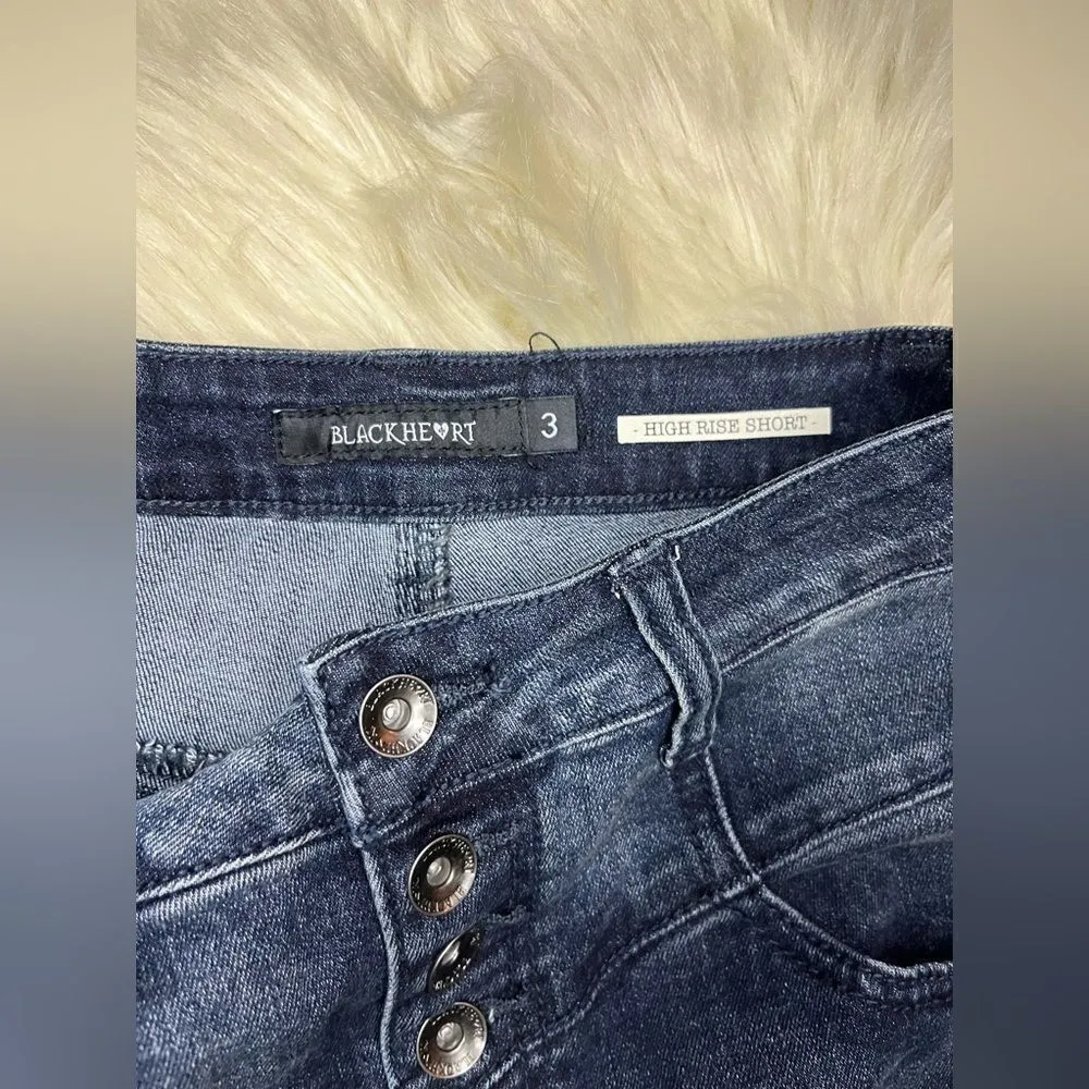 Blackheart Indigo V stitch button fly denim shorts sz 3 - Image 3