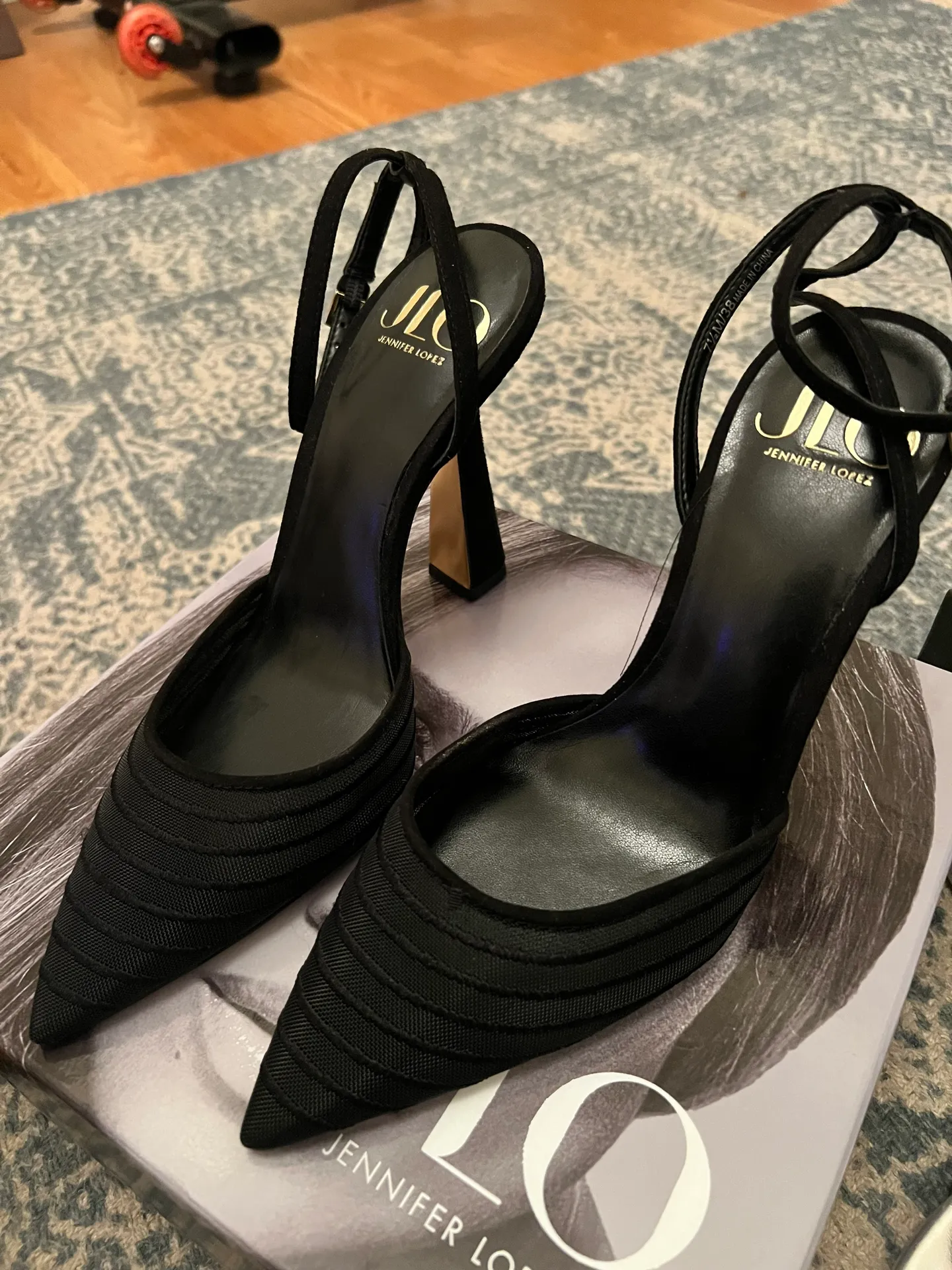 Black heel Size 7.5 - Image 6