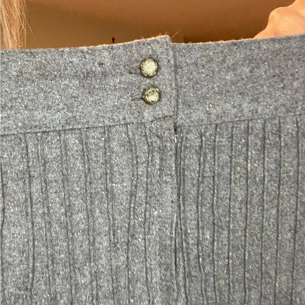 NWOT Nick & Mo Skirt Gray Size 6 - Image 4