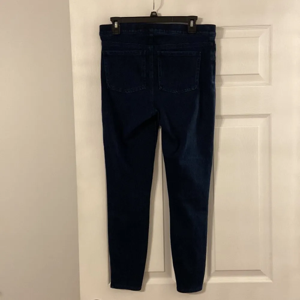 SPANX Jeans size L BNWOT inseam 27” waist 30” elastic please see all photos - Image 4