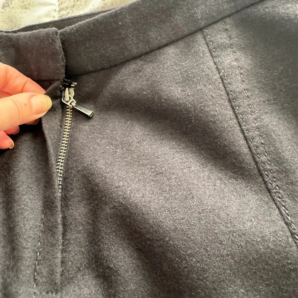 Sinclaire 10 black wool blend lamb l trim lined skirt, size 2 quiet luxury - Image 11